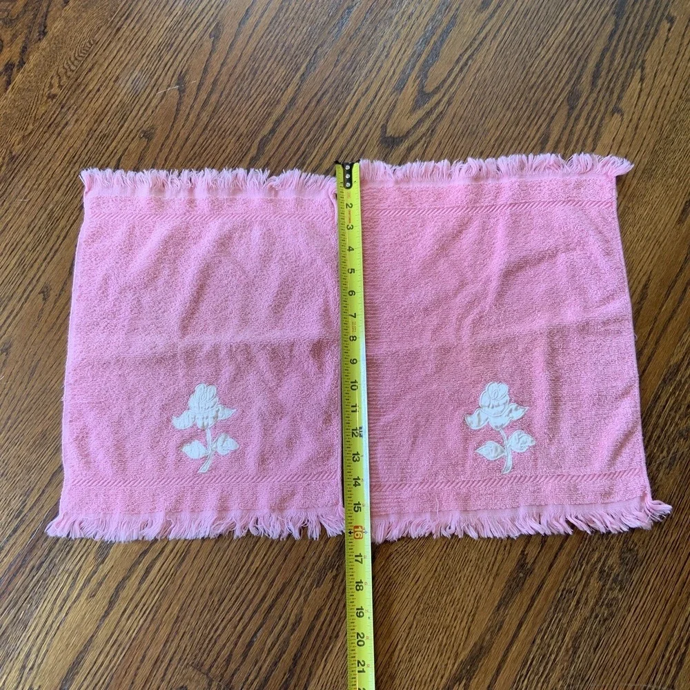 VTG Pair Retro Floral Pink Hand Towels Callaway 60s 70s Fringe Rose Embroidered